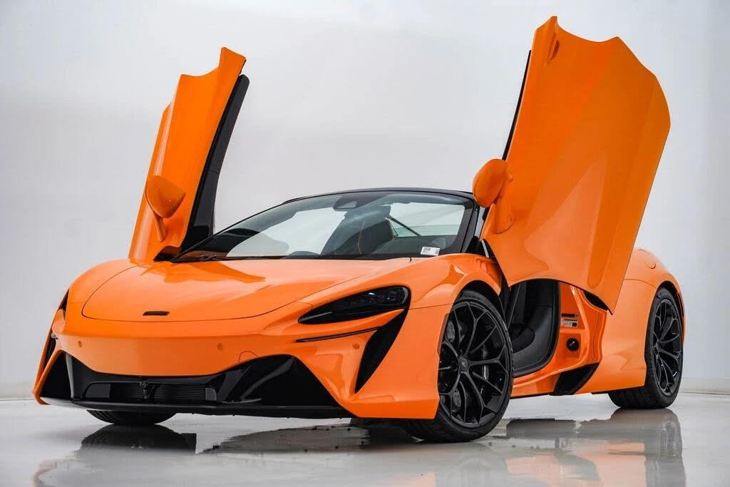 2026 McLaren Artura - Image 6 of 31