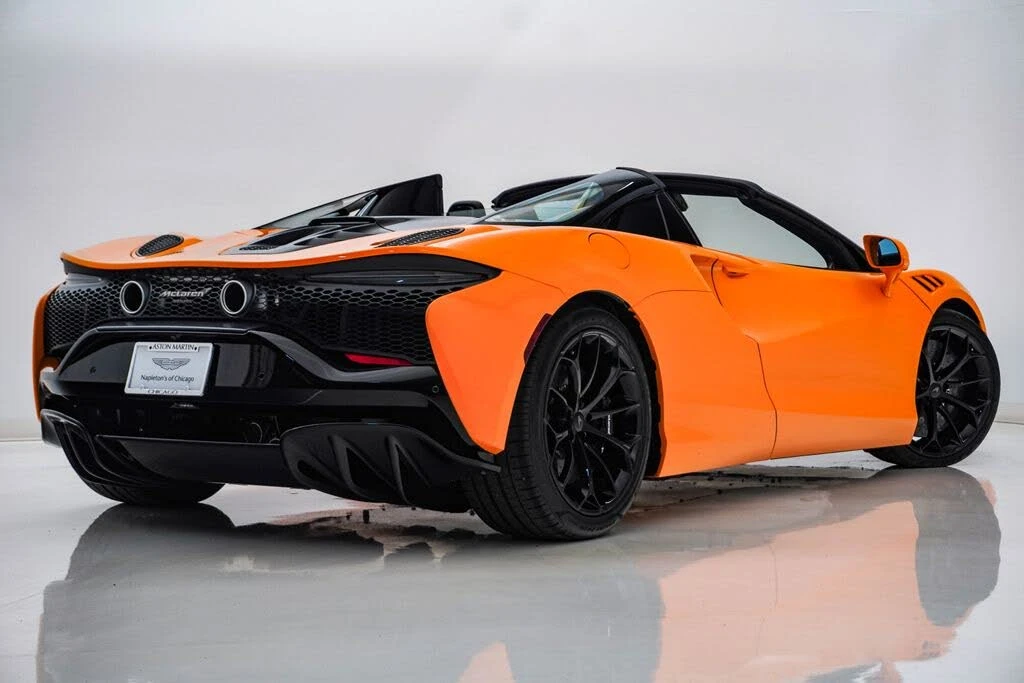 2026 McLaren Artura - Image 12 of 31