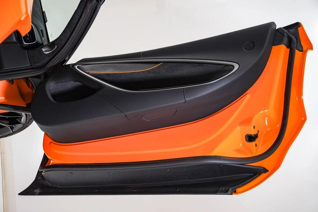 2026 McLaren Artura - Image 22 of 31