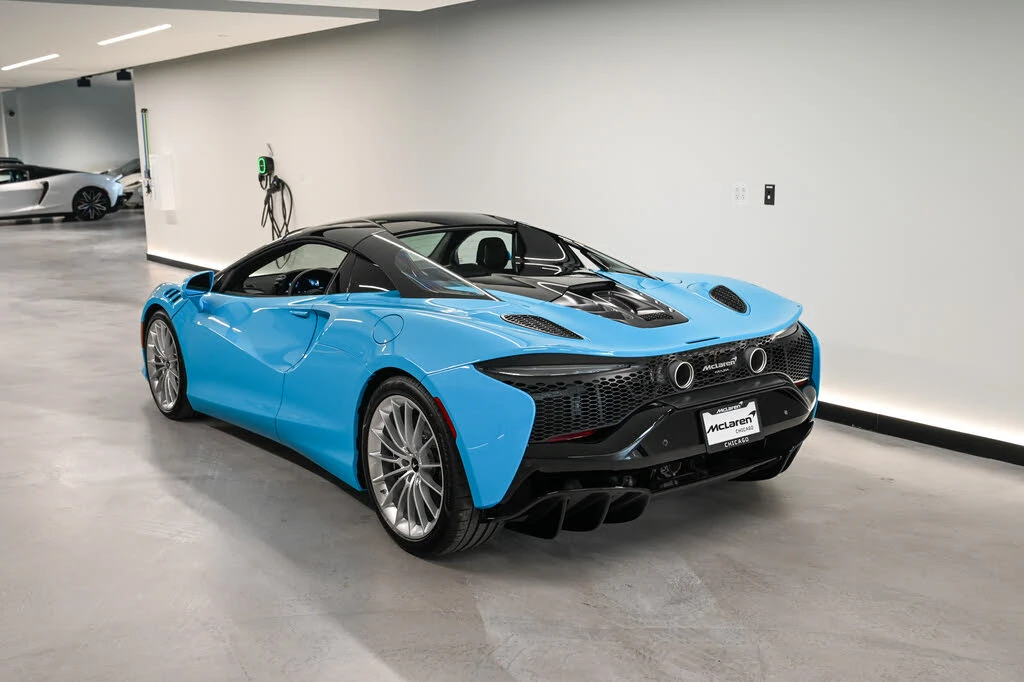 2026 McLaren Artura - Image 10 of 23