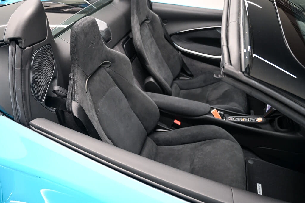 2026 McLaren Artura - Image 22 of 23