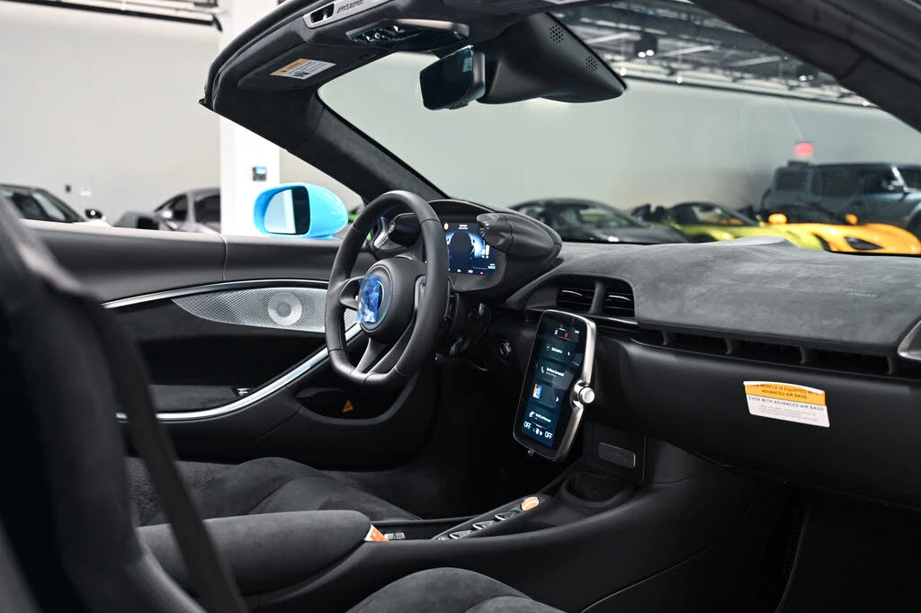 2026 McLaren Artura - Image 20 of 23