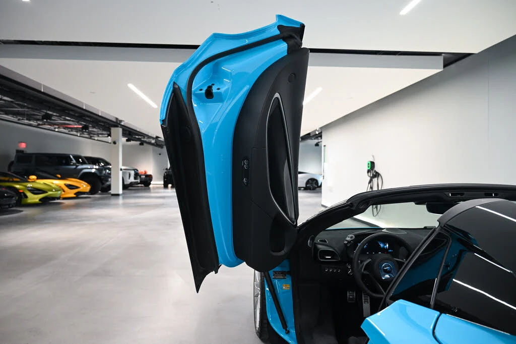 2026 McLaren Artura - Image 18 of 23