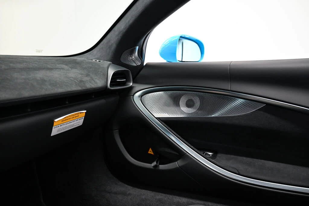 2026 McLaren Artura - Image 15 of 23