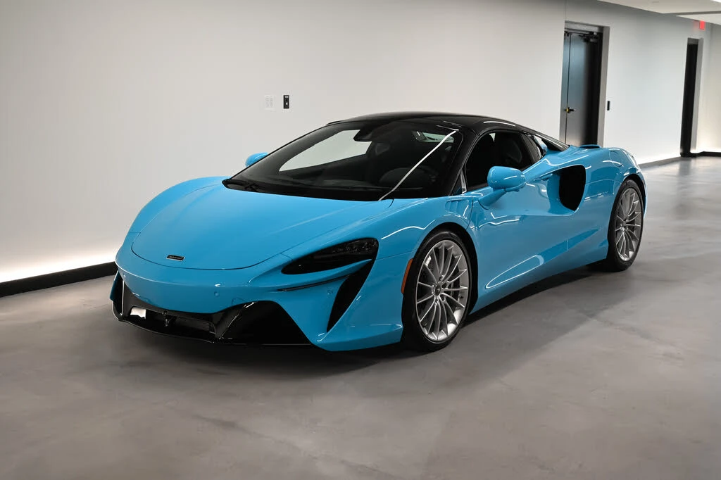 2026 McLaren Artura - Image 3 of 23