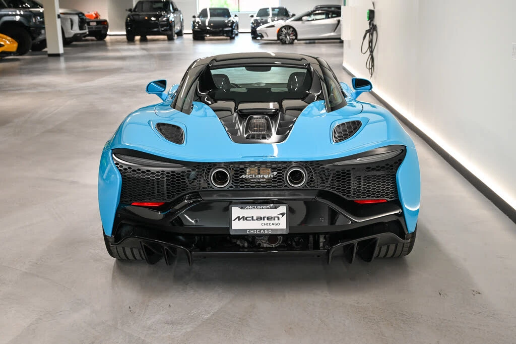 2026 McLaren Artura - Image 11 of 23