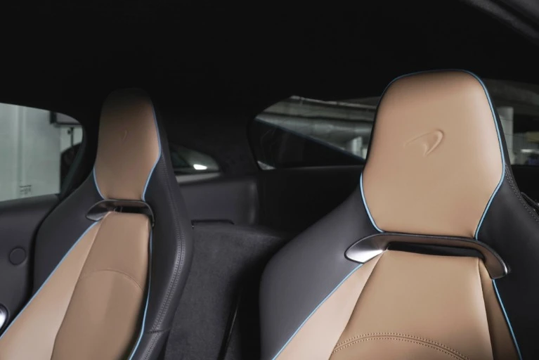 2026 McLaren Artura - Image 6 of 7