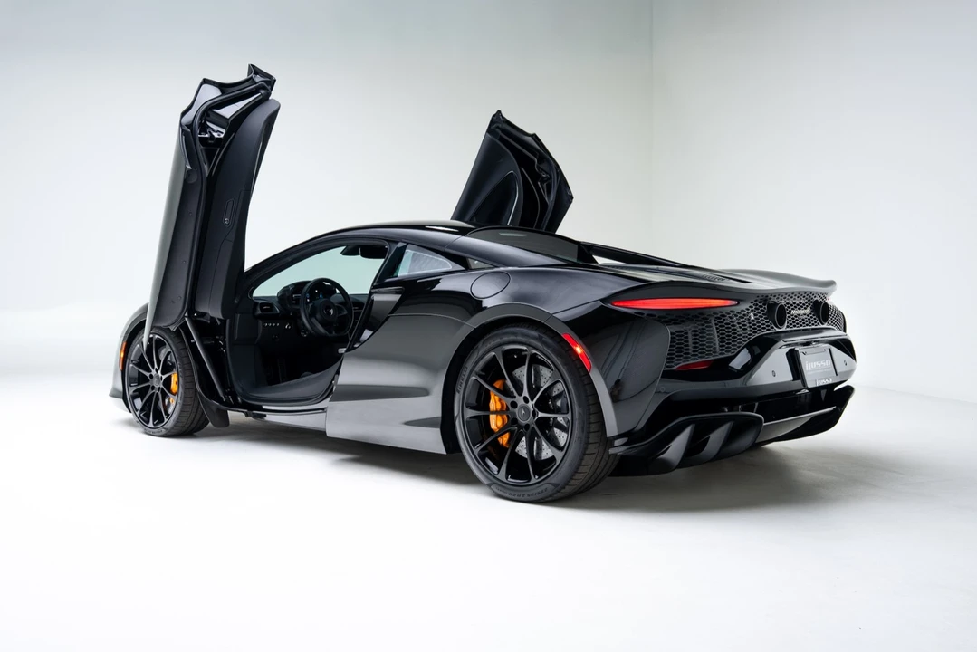 2026 McLaren Artura - Image 9 of 21