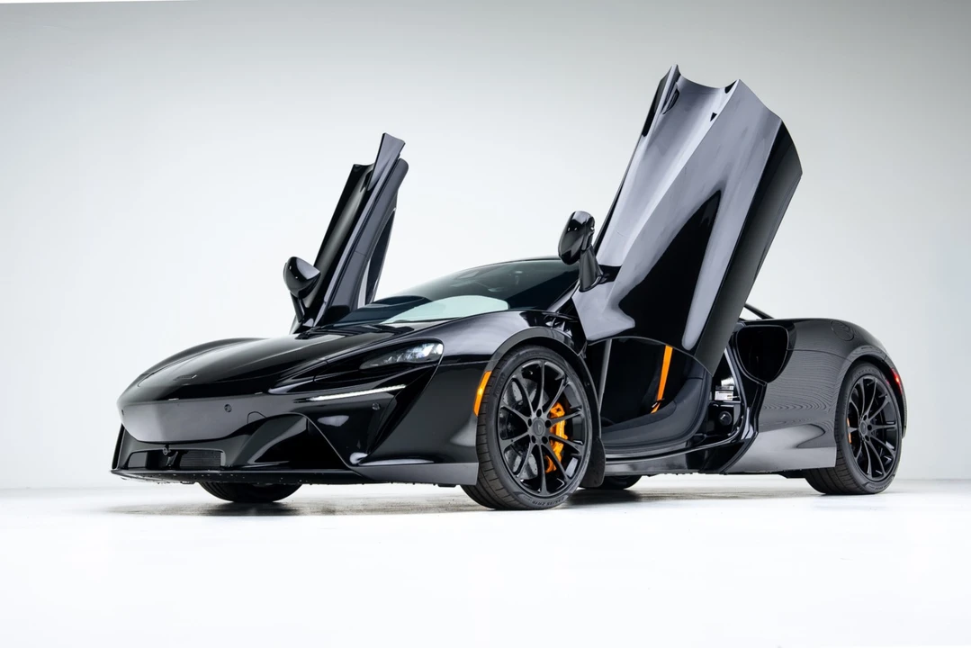 2026 McLaren Artura - Image 8 of 21
