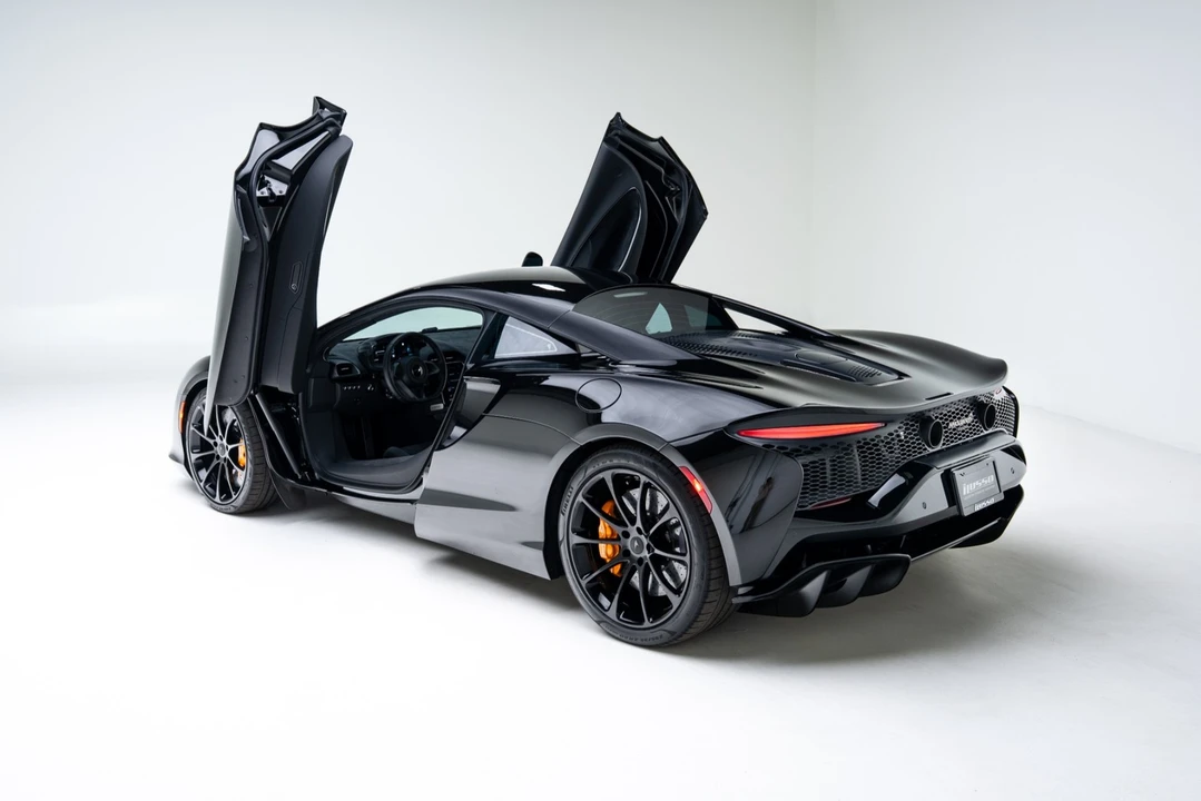 2026 McLaren Artura - Image 10 of 21