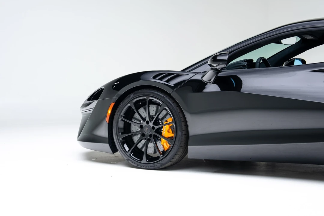 2026 McLaren Artura - Image 18 of 21