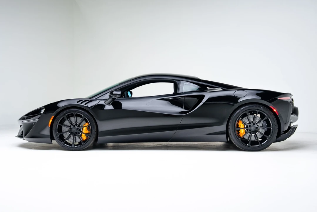 2026 McLaren Artura - Image 3 of 21