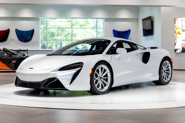 2026 McLaren Artura - Image 5 of 6