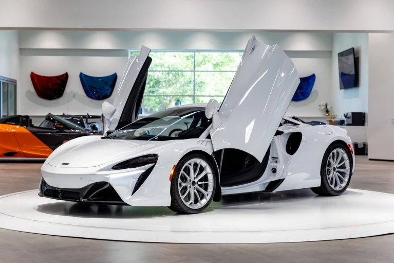 2026 McLaren Artura - Image 4 of 6