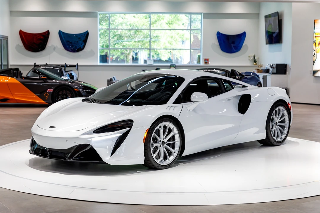 2026 McLaren Artura - Image 2 of 6
