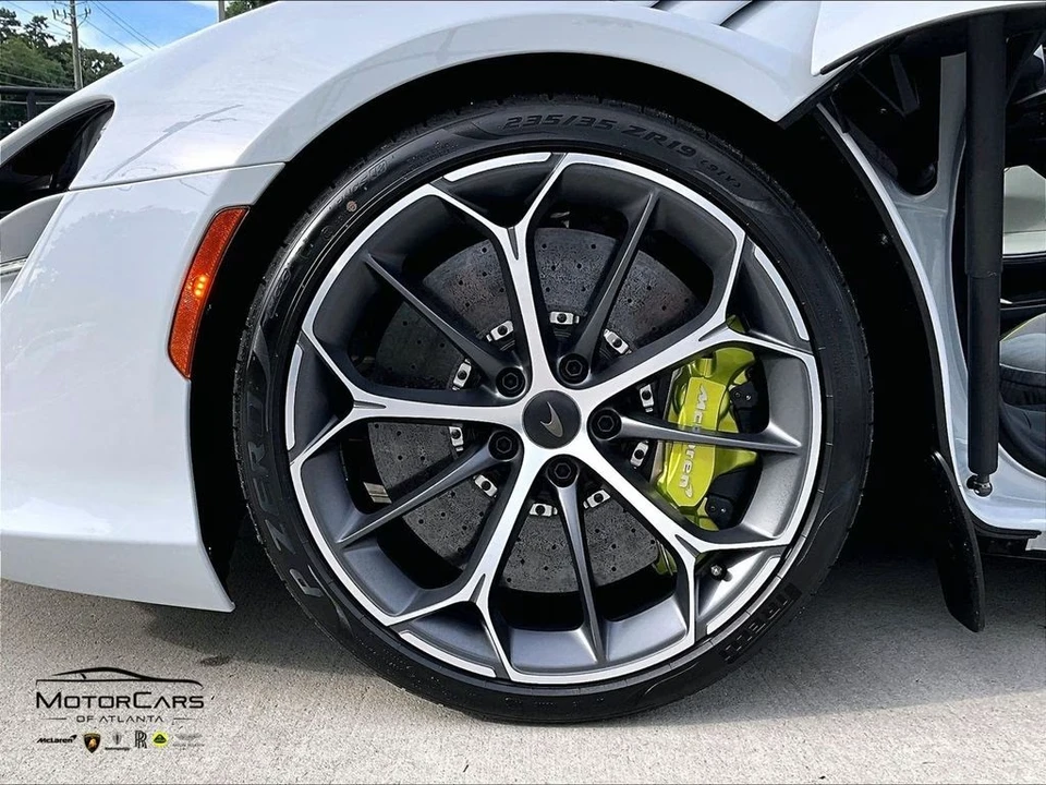 2026 McLaren Artura - Image 10 of 15