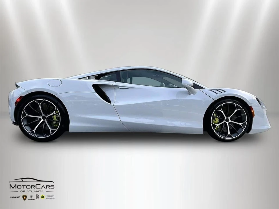 2026 McLaren Artura - Image 12 of 15
