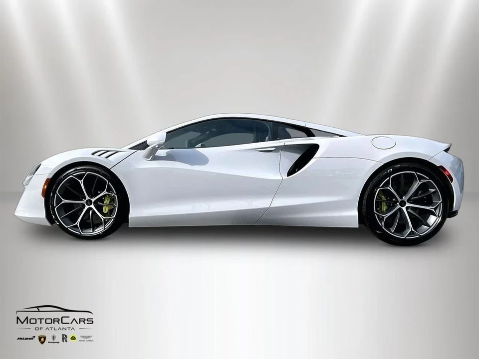 2026 McLaren Artura - Image 13 of 15