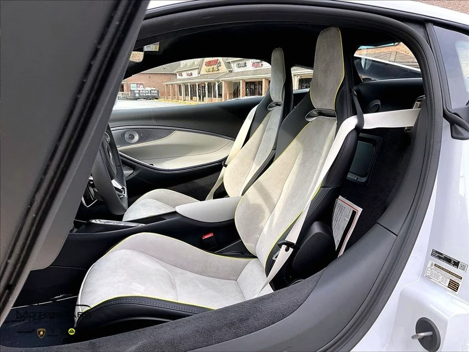 2026 McLaren Artura - Image 9 of 15