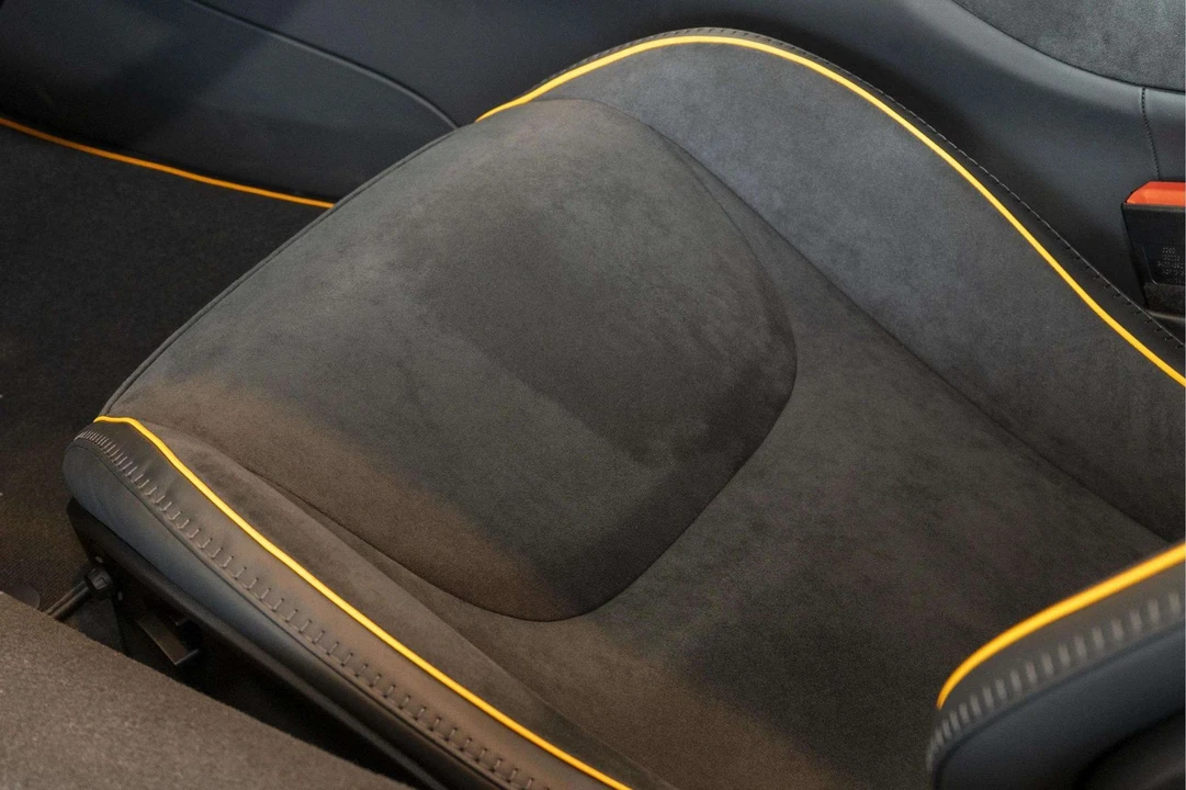 2026 McLaren Artura - Image 18 of 31