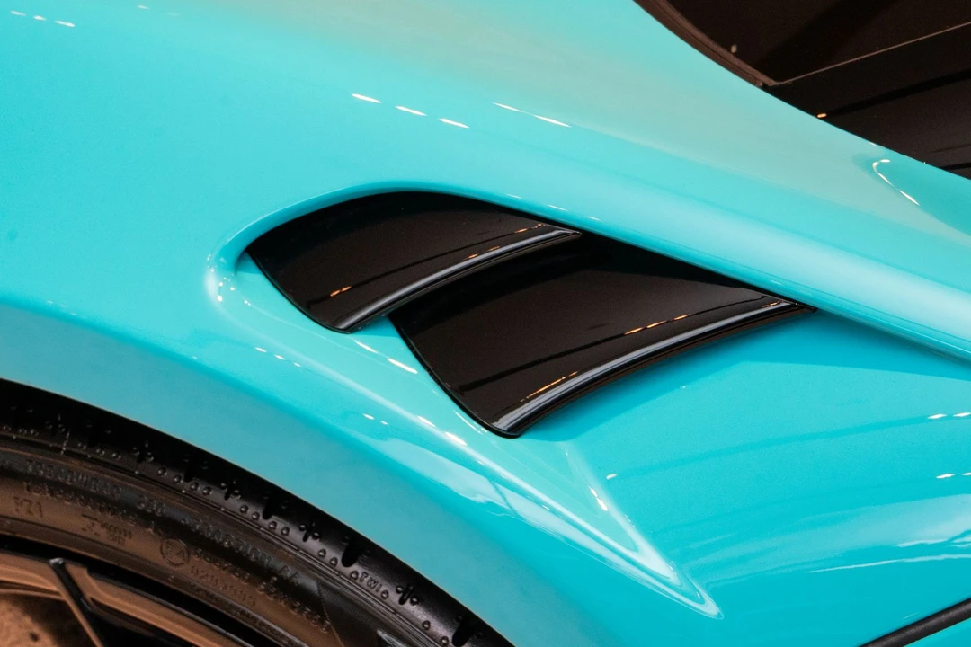 2026 McLaren Artura - Image 15 of 31