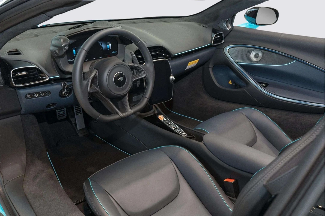 2026 McLaren Artura - Image 26 of 31
