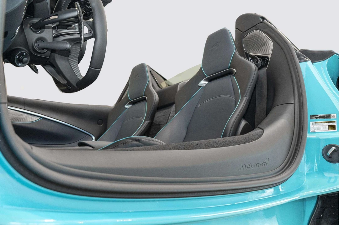 2026 McLaren Artura - Image 22 of 31