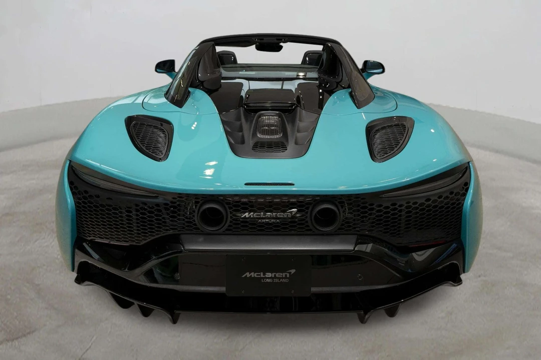 2026 McLaren Artura - Image 8 of 31