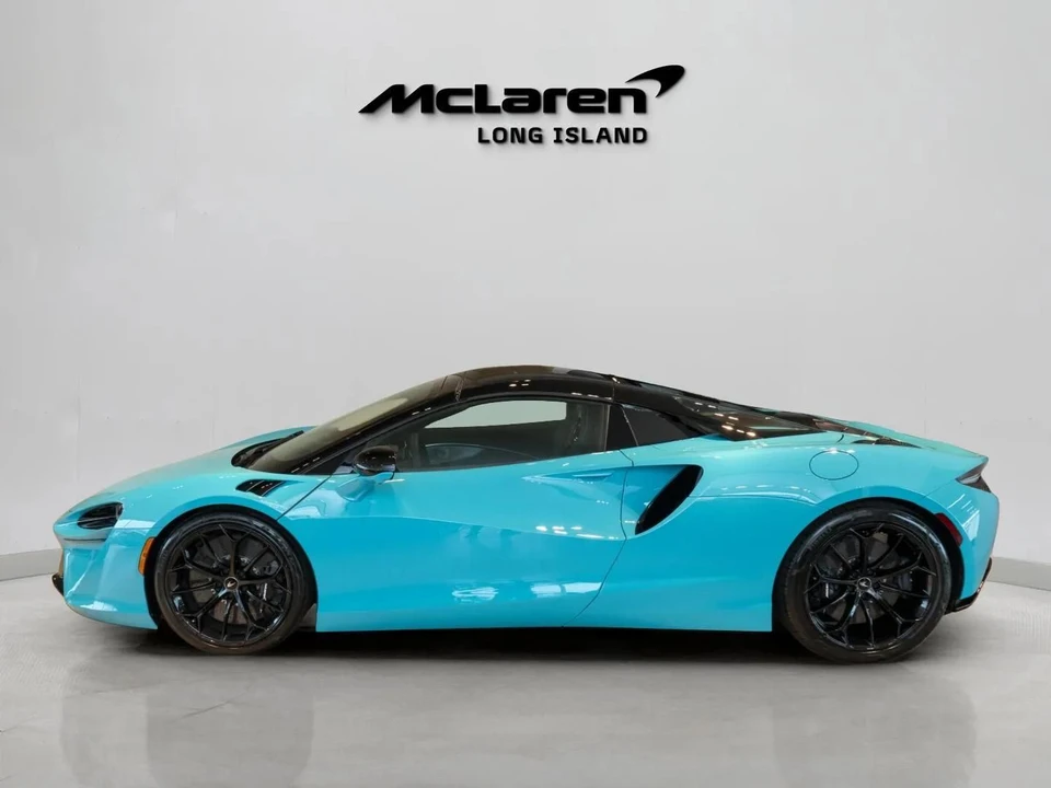 2026 McLaren Artura - Image 13 of 31