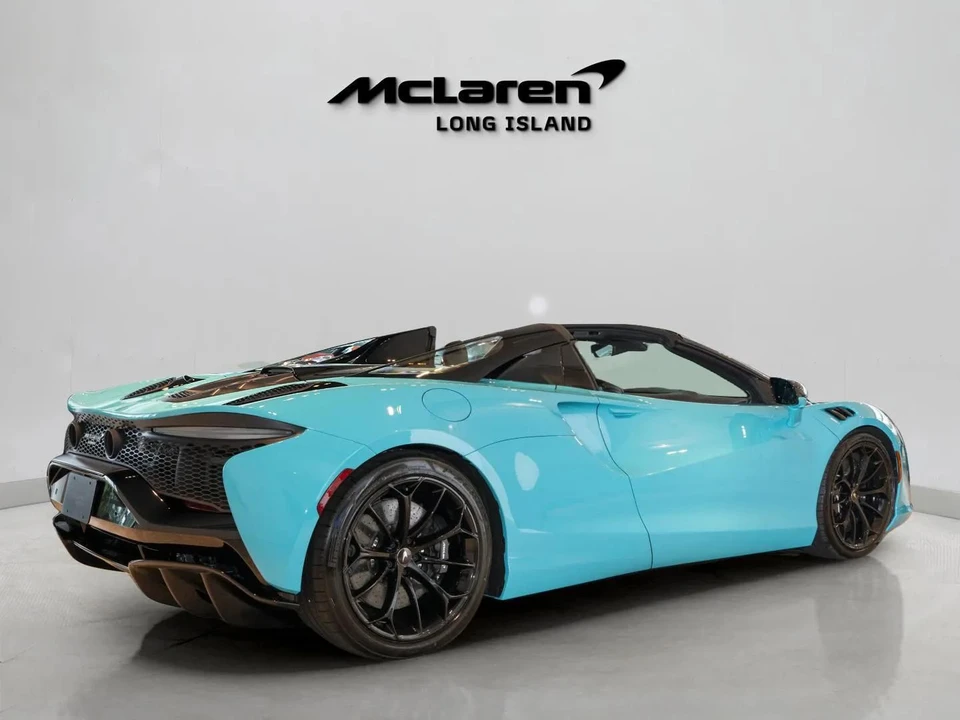 2026 McLaren Artura - Image 10 of 31