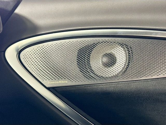 2026 McLaren Artura - Image 25 of 28