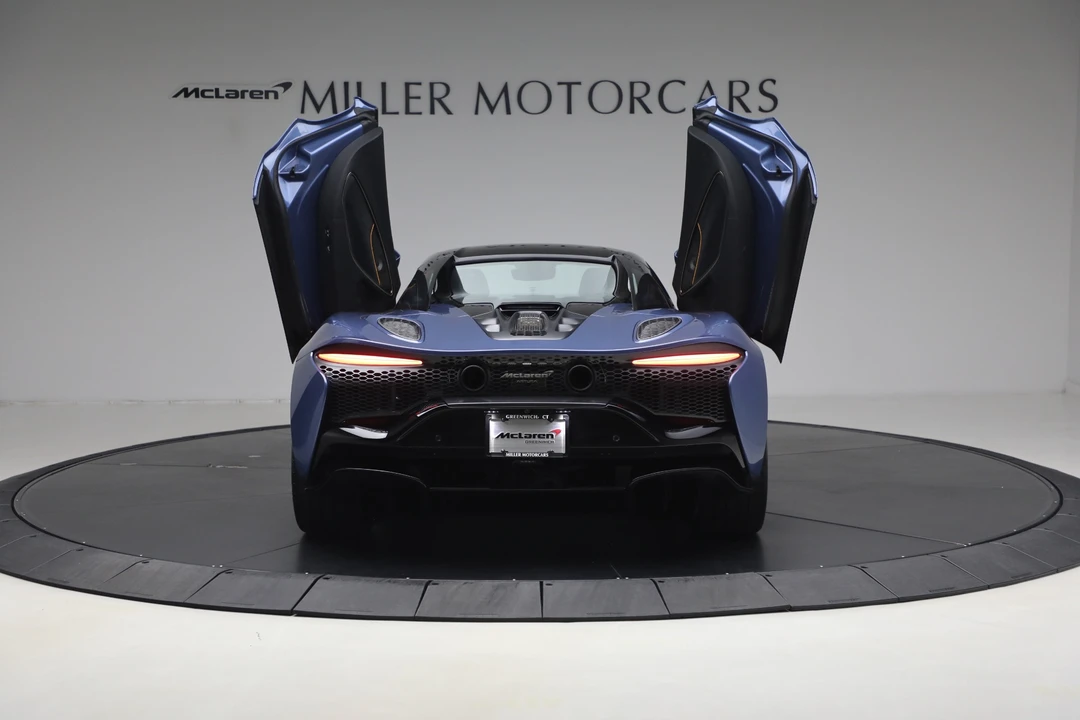 2026 McLaren Artura - Image 18 of 31