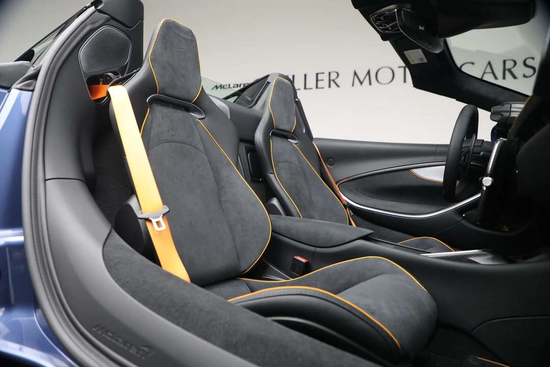 2026 McLaren Artura - Image 25 of 31