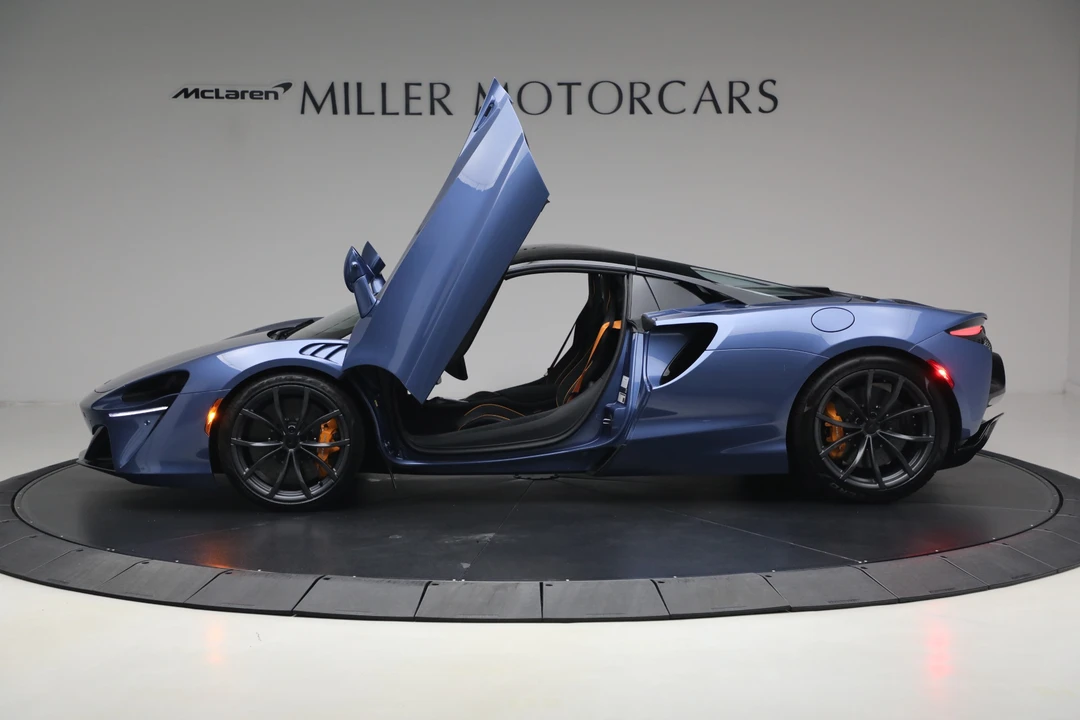 2026 McLaren Artura - Image 16 of 31