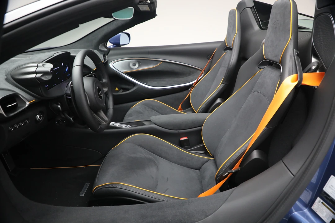2026 McLaren Artura - Image 23 of 31