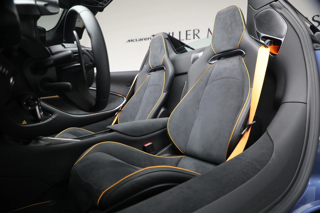 2026 McLaren Artura - Image 22 of 31