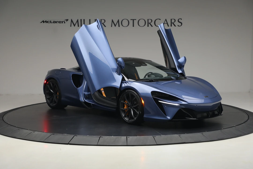 2026 McLaren Artura - Image 21 of 31