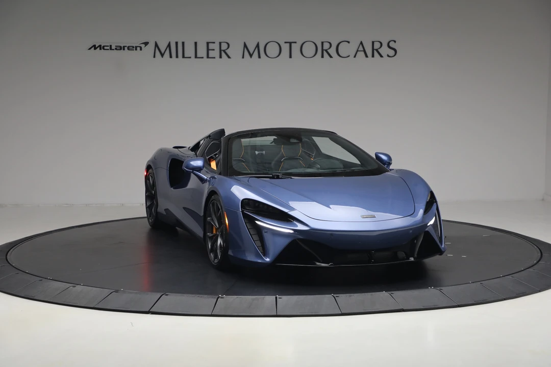 2026 McLaren Artura - Image 12 of 31
