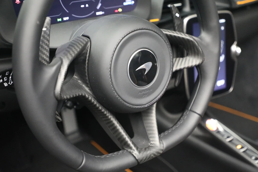 2026 McLaren Artura - Image 29 of 31