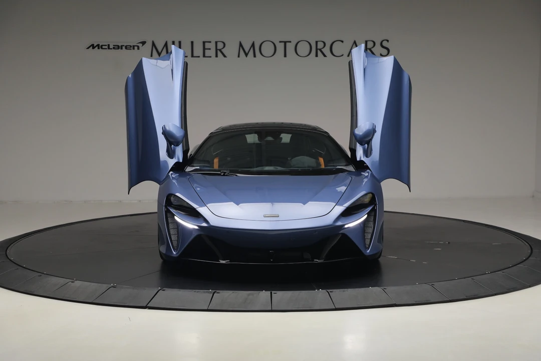 2026 McLaren Artura - Image 14 of 31