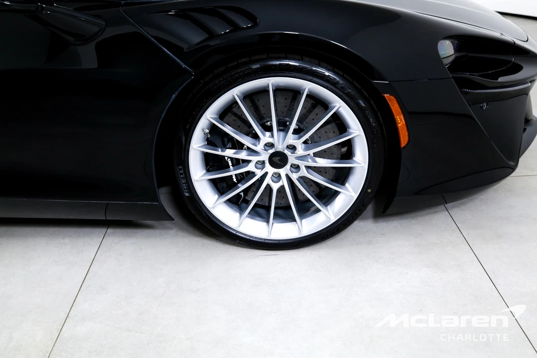 2026 McLaren Artura Spider - Image 28 of 31