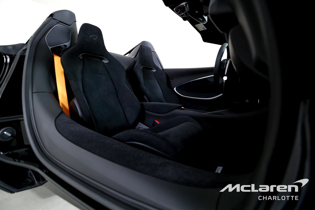 2026 McLaren Artura Spider - Image 20 of 31