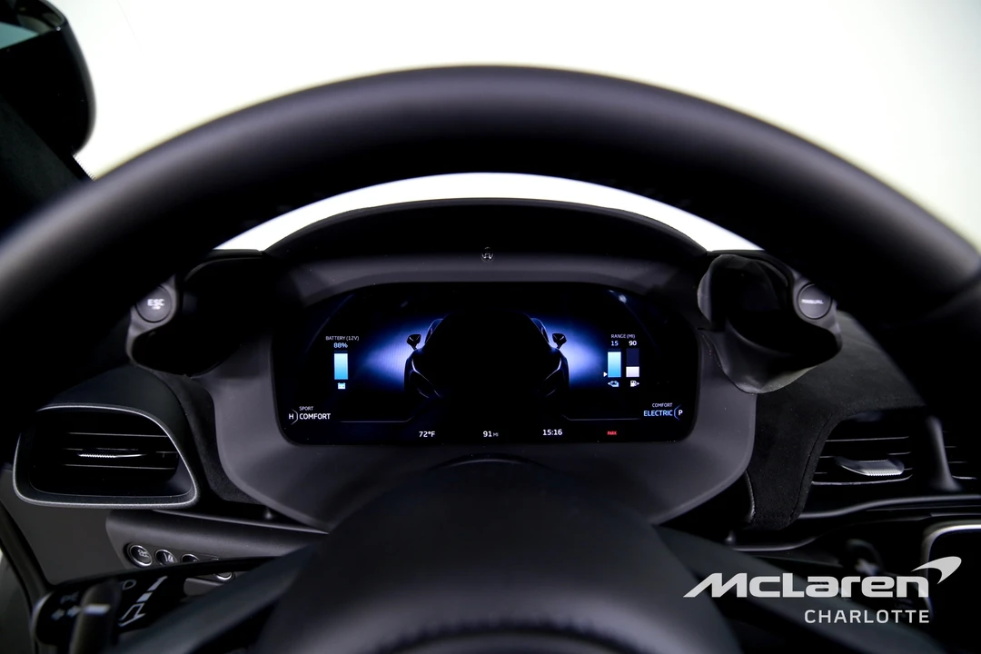 2026 McLaren Artura Spider - Image 15 of 31