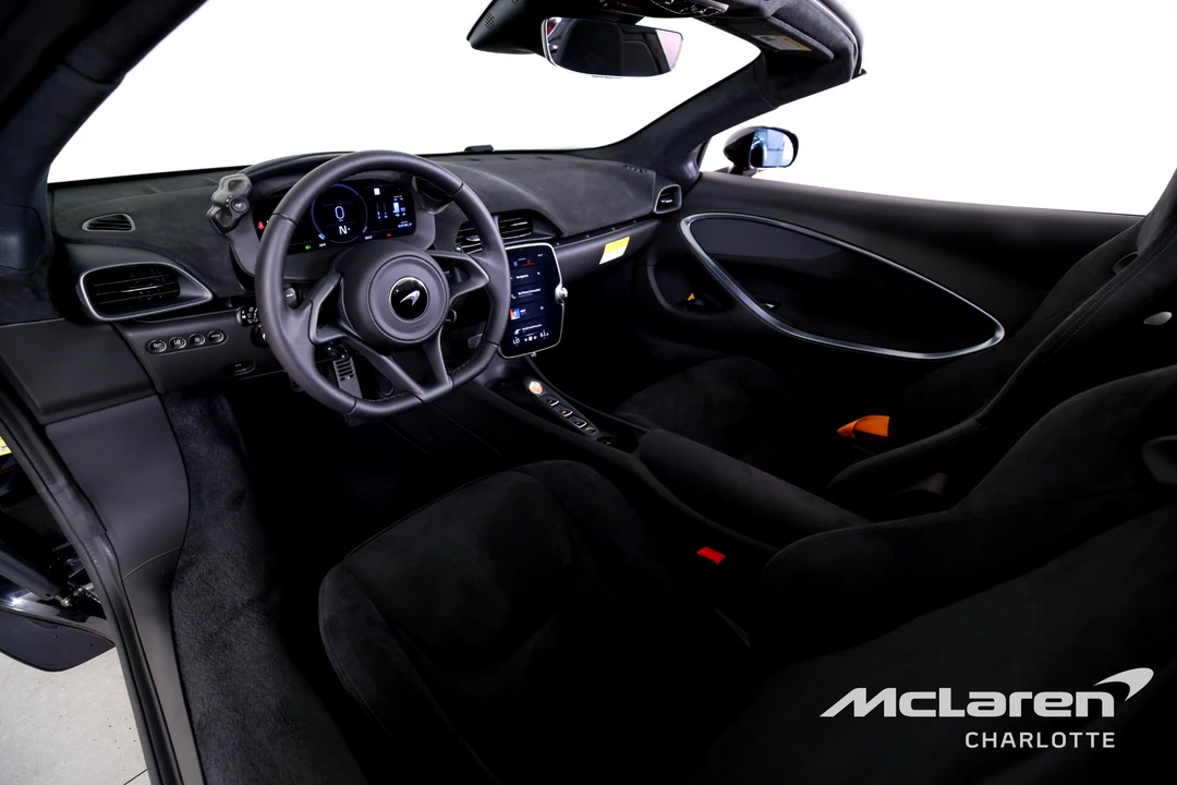 2026 McLaren Artura Spider - Image 14 of 31