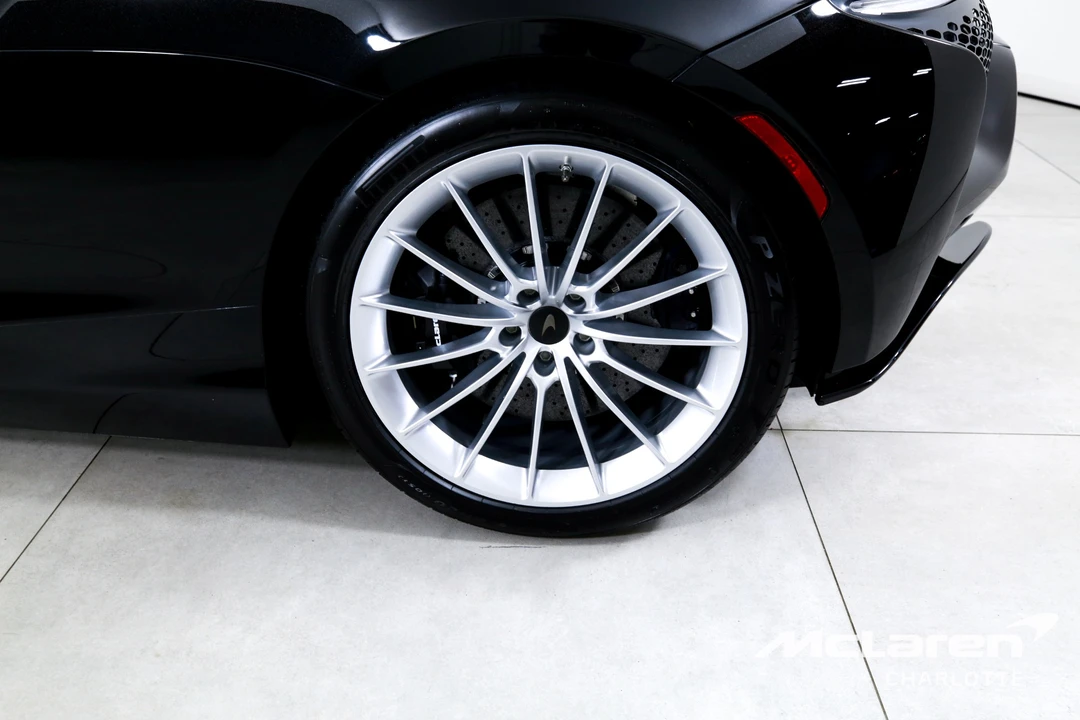 2026 McLaren Artura Spider - Image 30 of 31