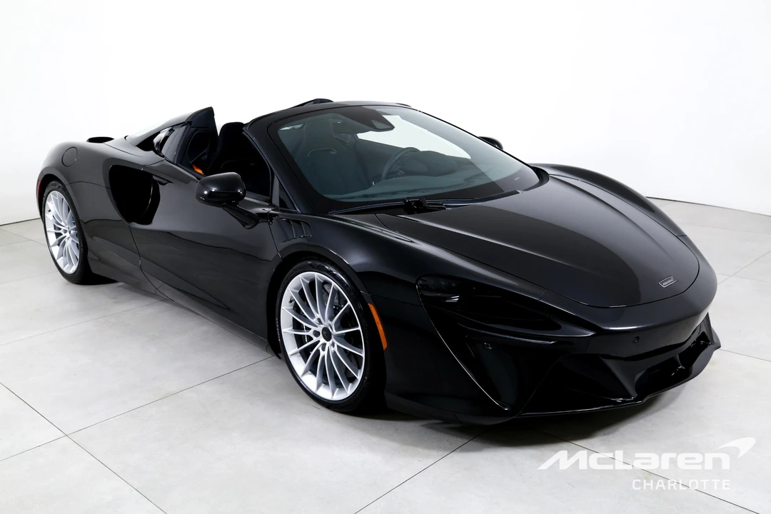 2026 McLaren Artura Spider - Image 4 of 31