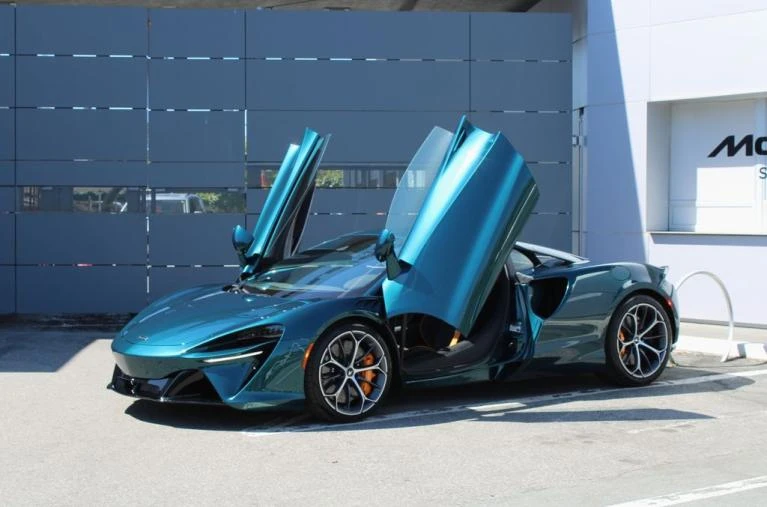 2026 McLaren Artura - Image 2 of 7