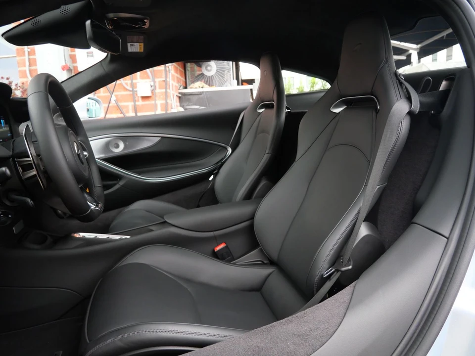 2026 McLaren Artura - Image 20 of 22