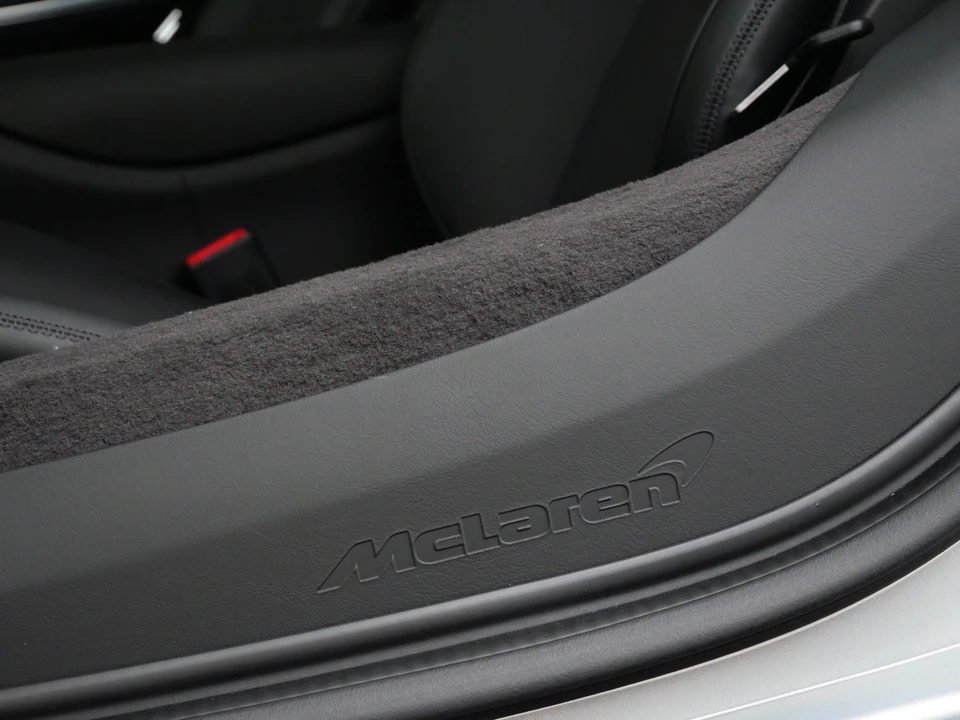 2026 McLaren Artura - Image 19 of 22