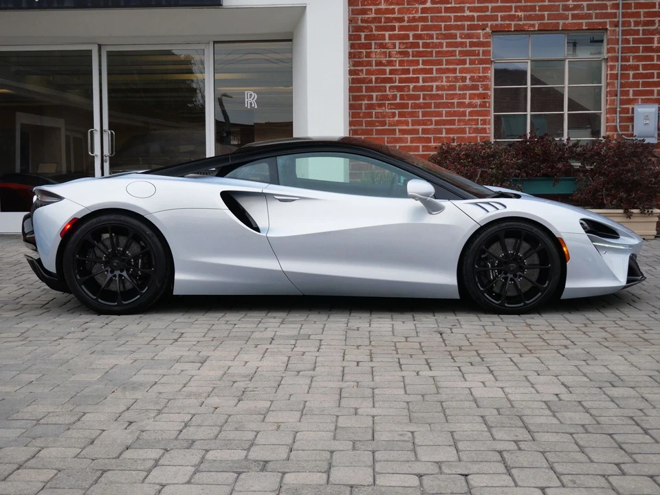 2026 McLaren Artura - Image 3 of 22